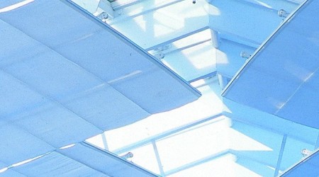 Zastosowanie do szklanych dachów od wewnątrz, do nietypowej stolarki okiennej, jako roleta pozioma, świetlikowa